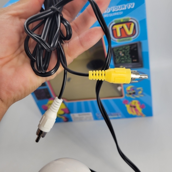 1993 MS. PAC-MAN Plug & Play Retro TV Arcade Game Namco Bandai - Picture 3 of 12